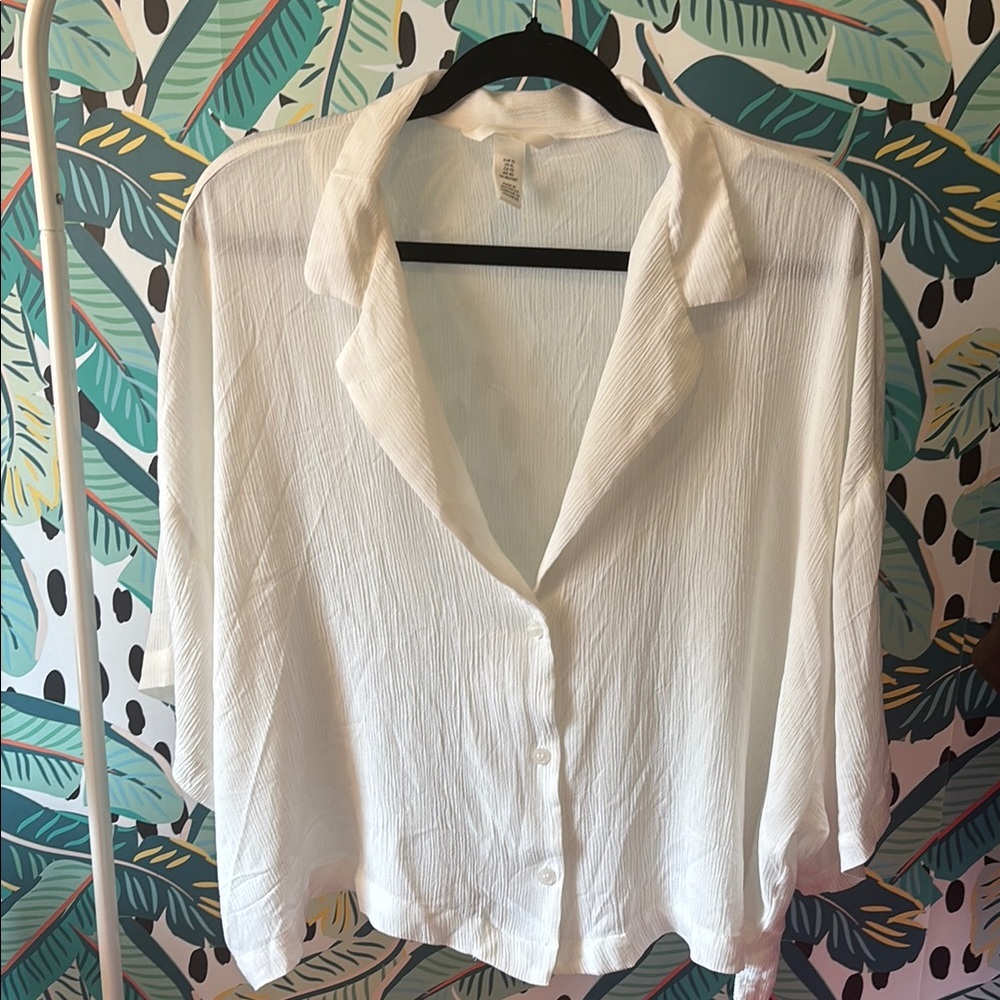 H&M White Short Sleeve Button Down Top - Size XL
